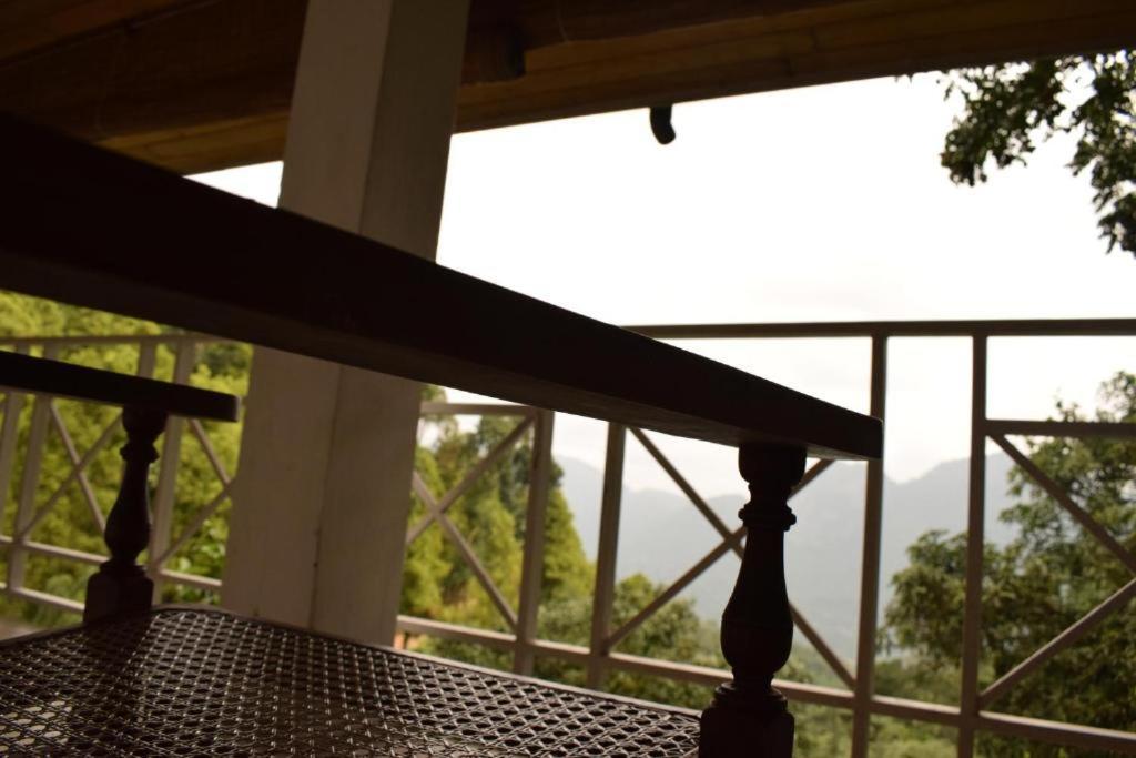 Forest Edge Hotel Ginigathena Luaran gambar